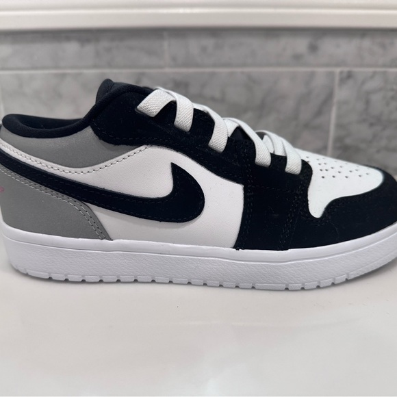 Nike Kids Sneakers Black and White